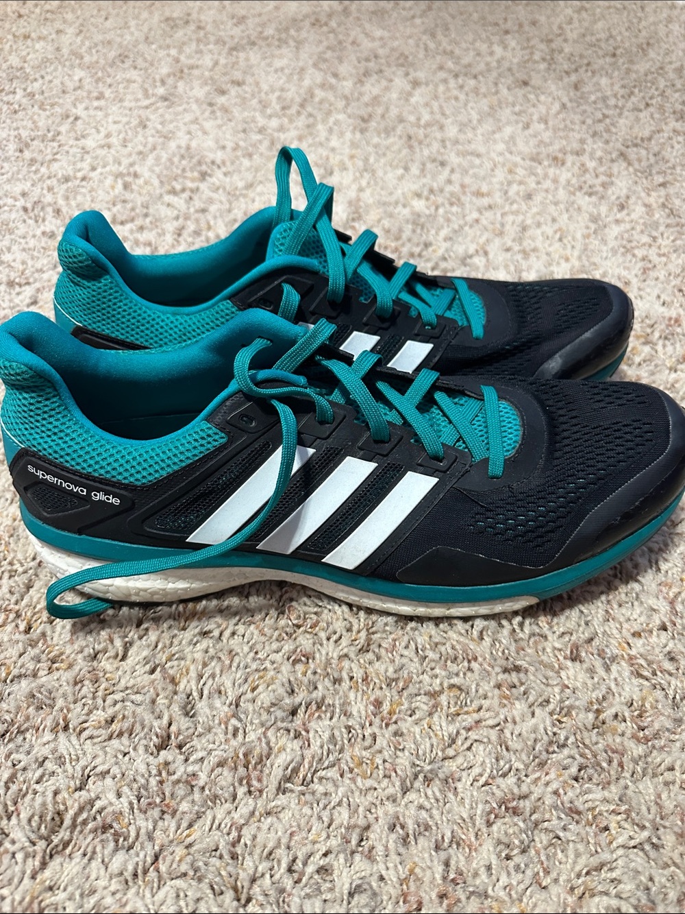 Men’s Adidas tennis shoes - Picture 2 of 7